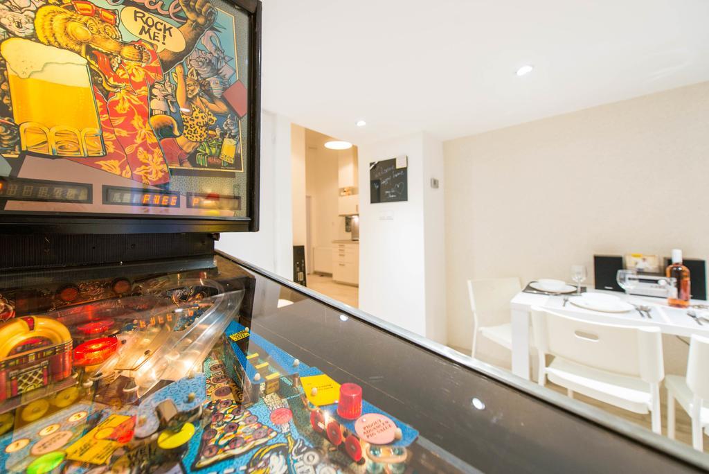 Happy Home Joy - Apartment With Free Pinball Machine Budapest Luaran gambar