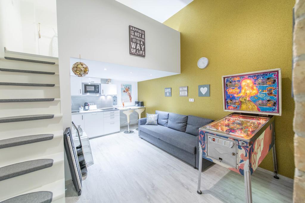 Happy Home Joy - Apartment With Free Pinball Machine Budapest Luaran gambar